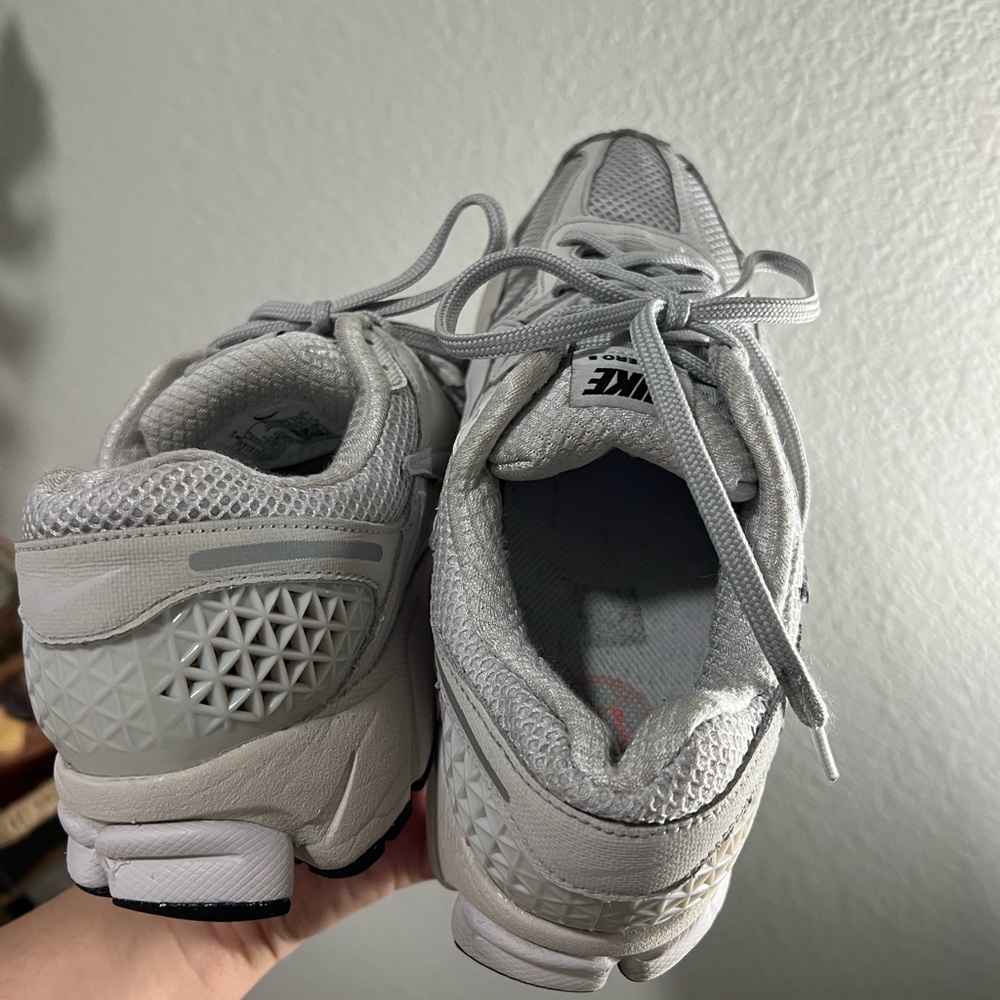 NIKE Zoom Vomero 5 Sneakers - Picture 7 of 12